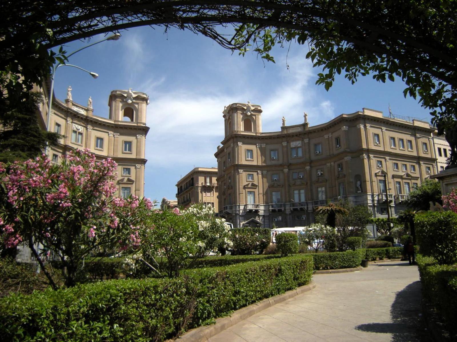 Apartament Dimora Di Maury A Due Passi Dai Trasporti E Da Ballaro 巴勒莫 外观 照片