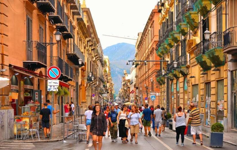 Apartament Dimora Di Maury A Due Passi Dai Trasporti E Da Ballaro 巴勒莫 外观 照片